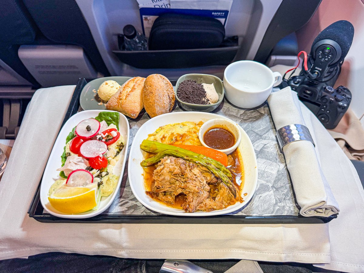 David from Simply Aviation tweet media