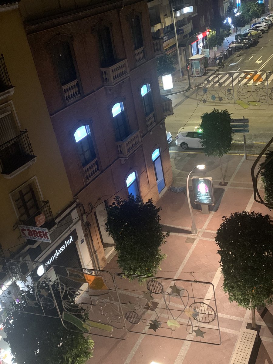 aLMuQS's tweet photo. Nuestra segunda final juntos y primera en casita con la calle ya de gala para empezar el carnaval!!!!Después de que haya pasado el temporal en Algeciras …. la final de Cádiz parece que lo ha calmado🥰 #menecantaestedia #tradicion #SomosMasCarnaval https://t.co/gmC48i9Jio