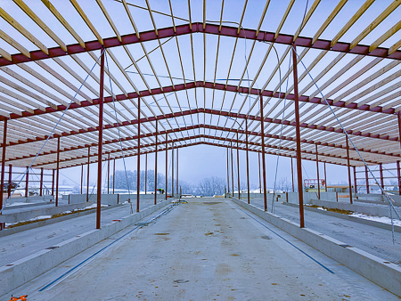 FoxCitiesBuild's tweet image. Loehr Farms &amp;amp; Fox Cities Builders: This project will feature a 199x146 freestall barn addition that's quickly taking shape. 
Structural steel is up, purlins set, and framing is underway!

#loehrfarmsllc #freestallbarn #newaddition #agconstruction #foxcitiesbuilders