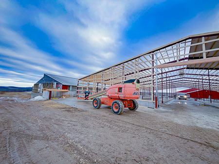 FoxCitiesBuild's tweet image. Loehr Farms &amp;amp; Fox Cities Builders: This project will feature a 199x146 freestall barn addition that's quickly taking shape. 
Structural steel is up, purlins set, and framing is underway!

#loehrfarmsllc #freestallbarn #newaddition #agconstruction #foxcitiesbuilders