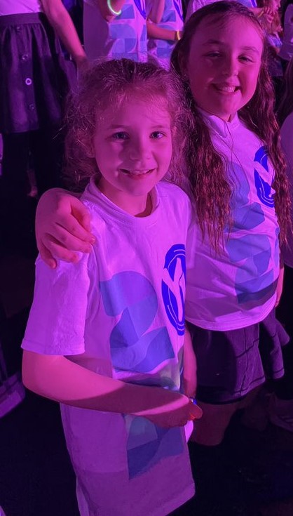 MayfieldOldham's tweet photo. Our very own Mayfield rock stars! Their air guitar skills are second to none! 🎸🎹🎶 https://t.co/jFm0IN0rLG
