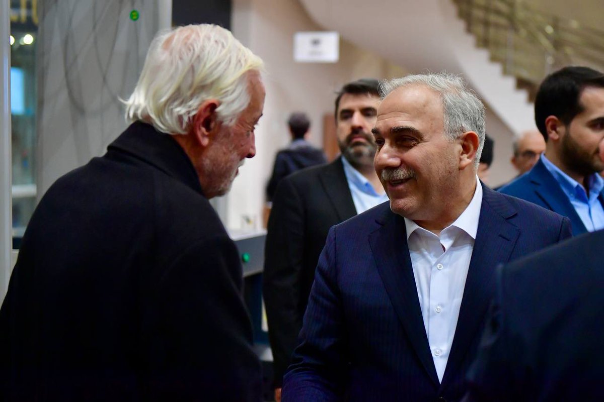 Tasavvuf musikisinin huzur dolu nağmeleri bu akşam Fatih Kültür Sanat Merkezi'mizden yükseldi. 🎶

Türk Tasavvuf Musıkisi ve Folklorunu Koruma ve Yaşatma Vakfı Mütevelli Heyeti Başkanı kıymetli sanatçımız Ahmet Özhan'ın solistliğindeki konser, bize unutulmaz anlar yaşattı.