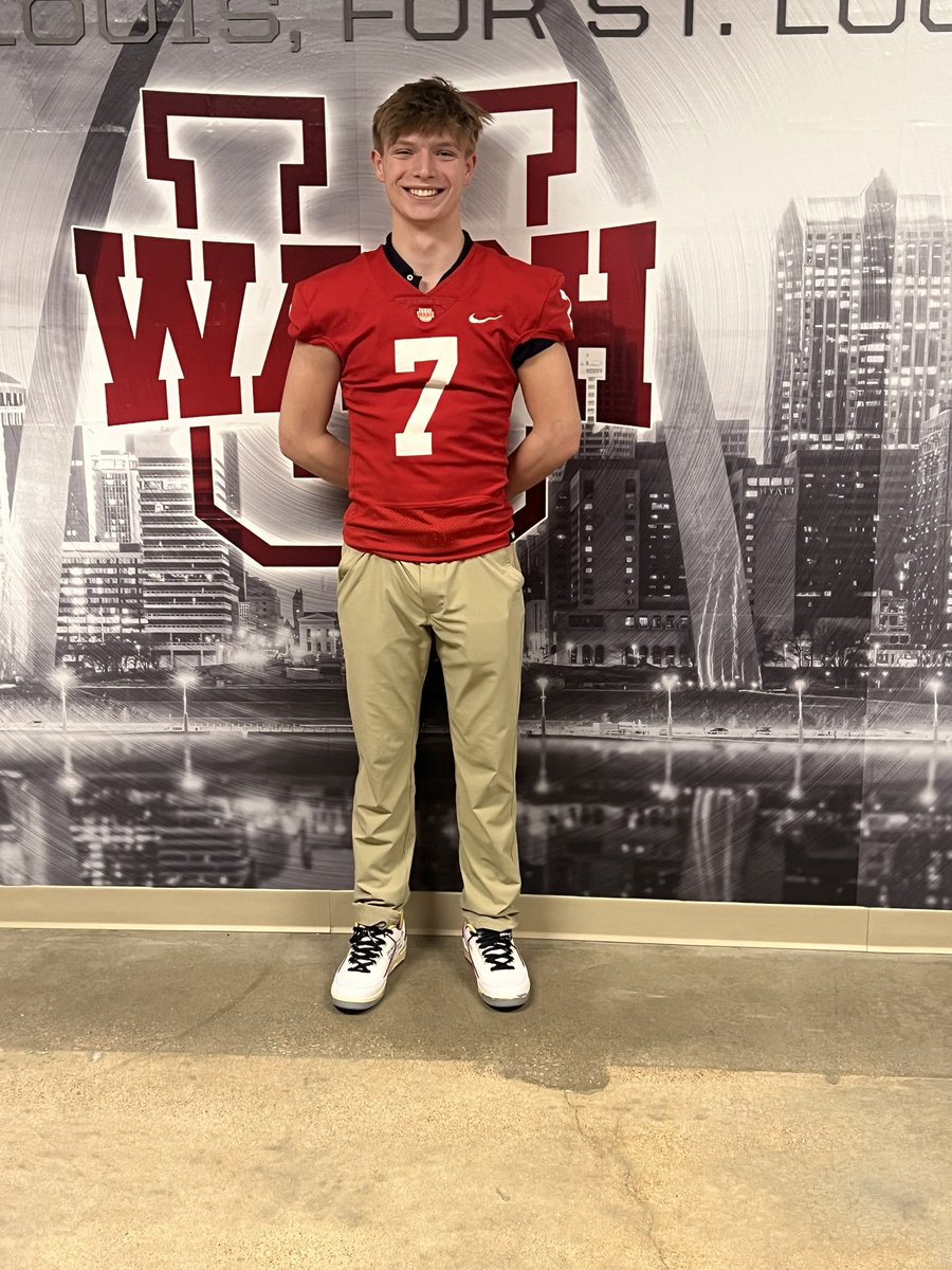 I had a great time on my visit at Washington University in Saint Louis. I learned a lot about the program and I look forward to coming out in the summer. Thank you @MuellerFBCoach @BrianPAllen3 @CoachAaronKeen @_DomDeFalco
