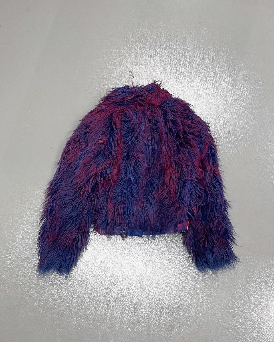 INFESTED FUR
1 / 1 HANDPAINTED <a href="/HKjobenhavn/">Han Kjøbenhavn</a> FUR COAT