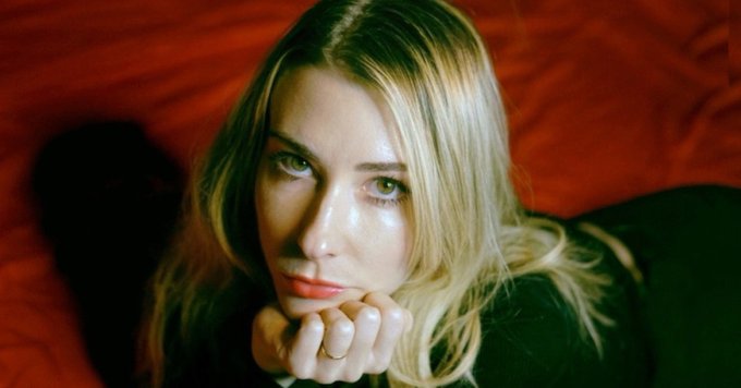 #Sanditon Shoutout📣 

Seeing <a href="/eleanorkishere/">Eleanor K</a> as a Sanditon SA was a fun bonus for us (and probably for <a href="/Jacklouisfox/">Jack Fox</a>💍), but  first &amp; foremost she is a singer. 🎤Her new single called Power is almost out. You can pre save here: ffm.to/eleanork 

#FreeFriday promo🌟