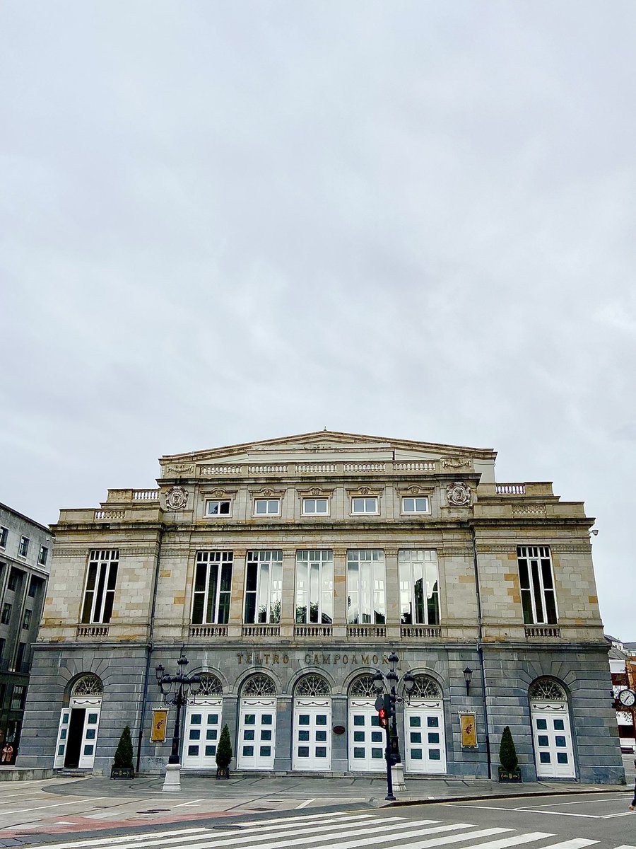 ATorresbaritono's tweet photo. Un año más: gracias, #Oviedo. Gracias, Festival de Teatro Lírico Español. Gracias, @teatrocampoamor.
#antoniotorres #barítono #baritone #luzamorycalma #operalife #zarzuela #singerlife #BaritoneStyle #malagueño #malagueñosiempre https://t.co/fKuHKPP3CI