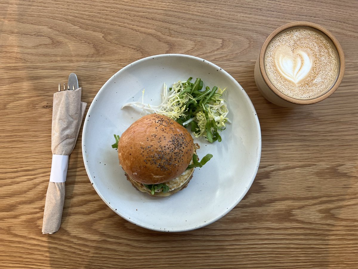 toastbrulee_'s tweet photo. Do you sometimes wish you can taste a dish for the first time again? That’s how I feel abt the Breakfast Sando.
Waited an hour for the pastel de nata and it’s the perfect little hug.
I woke up thinking I needed treats today. Done. ✅
#backhus #burlingame https://t.co/r0B9aNtDsE