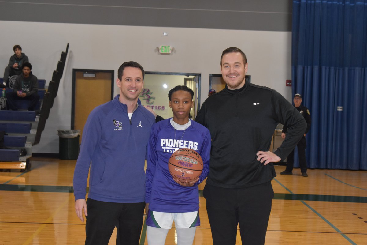 PSCPioneers's tweet photo. Prior to last nights women's basketball contest against Oakton, PSC sophomore guard Miracle Thomas was presented with a commemorative basketball recognized both her 1,000 career point and her new Prairie State all-time scoring mark of 1,013!  #believeinmiracles #thousandpointclub https://t.co/jkztmvgkdM