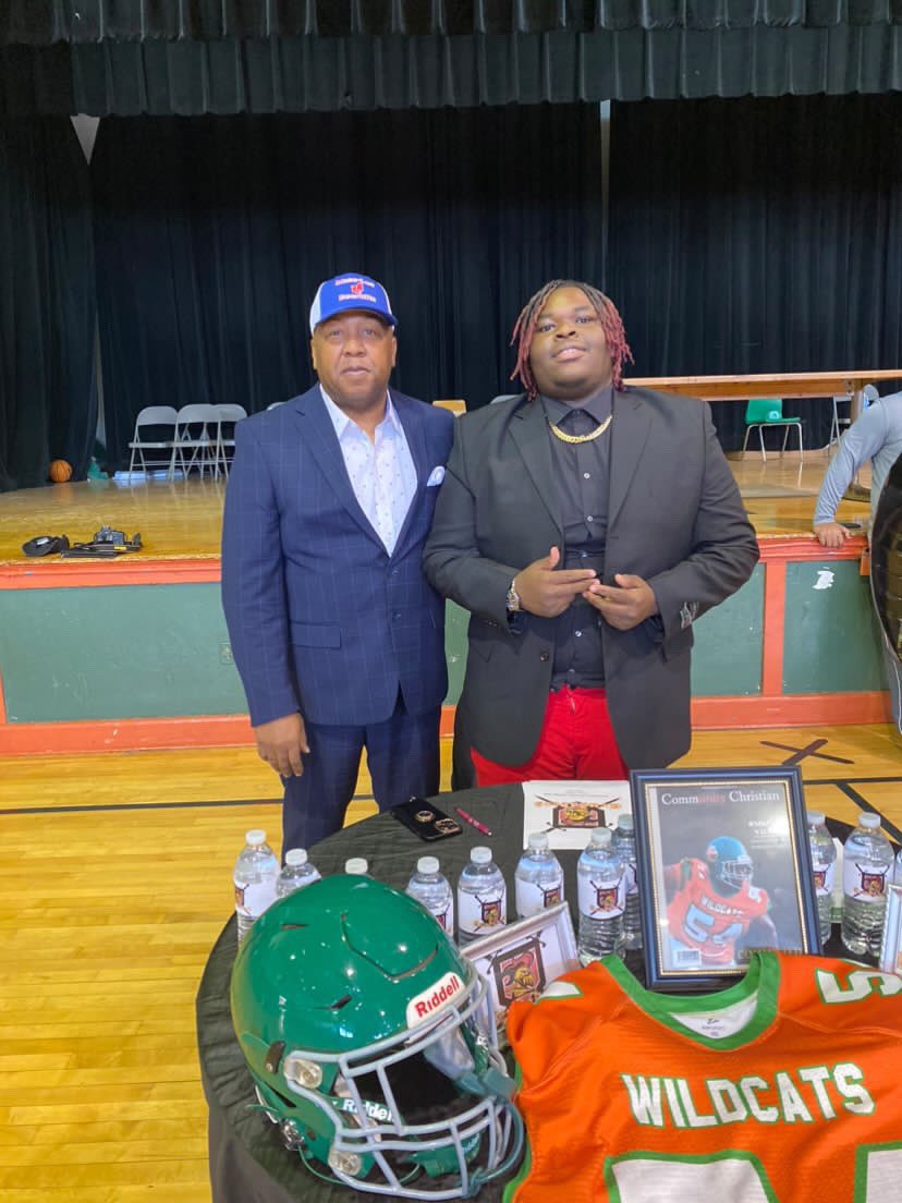 Mar__kevion's tweet photo. Thank you Mr @ShedrickMckenz2  for everything yhu done for me I really appreciate it 💚🧡 https://t.co/Zf8LmwtJ5b
