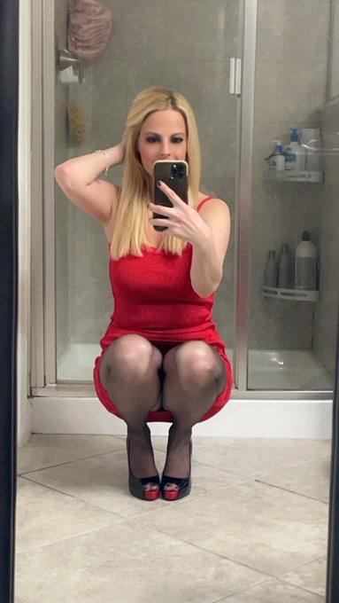 Moulin Rouge tonight 💋 https://t.co/w6chwOfLTu