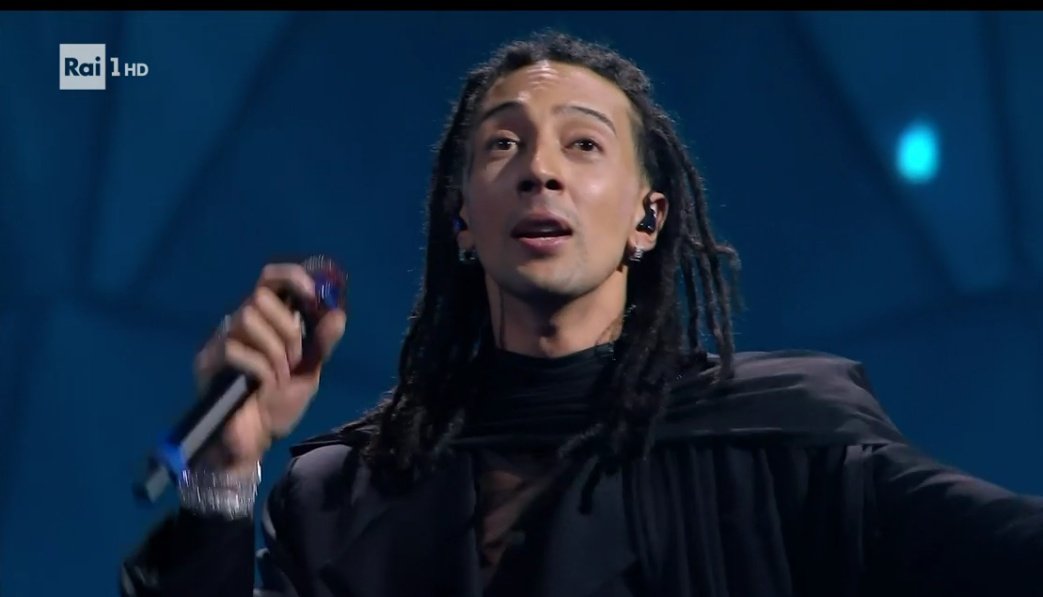 ElleMary99's tweet photo. "Quando mi dicon "va' a casa"
rispondo "sono già qua"
❤️
#Ghali
#CasaMia
#litaliano
#FestivaldiSanremo2024
#Sanremo2024
#Sanremo https://t.co/t3aHlWtD8U