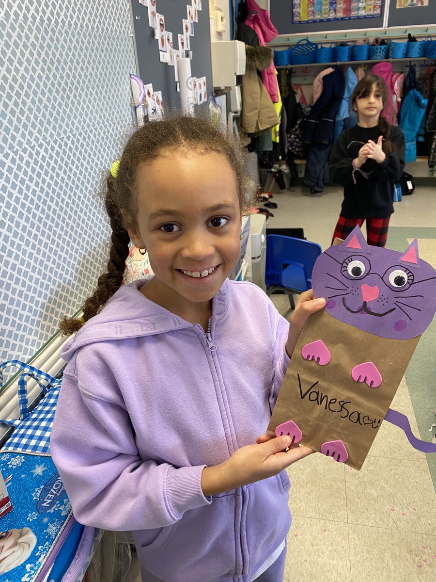 MrsEaton_BER's tweet photo. We are getting ready and are excited to exchange Valentine cards on February 14th! https://t.co/3QLNGC8RHq
