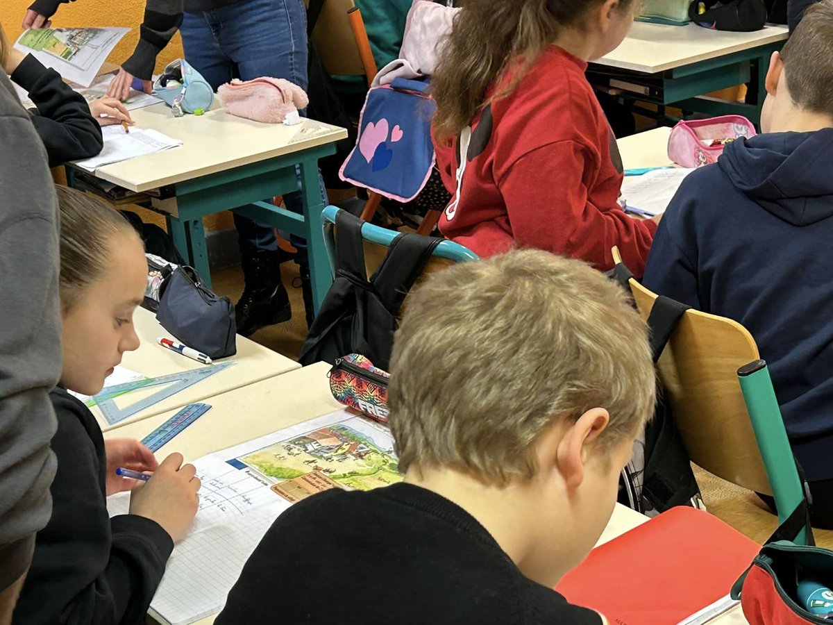 Le projet sur le Changement Climatique a été une initiative éducative importante de la Communauté de Communes Argonne-Meuse . Toutes les classes, du CP au CM2, des écoles de Consenvoye, Montfaucon, Varennes, Clermont et Les Islettes ont bénéficié d'une intervention du CPIE.