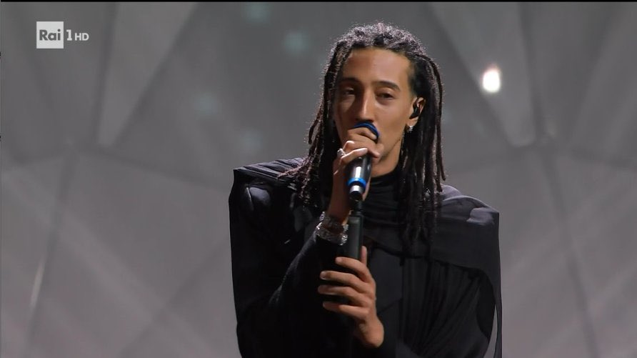 VetranoGrazia's tweet photo. #Sanremo2024 “Un Italiano vero”. https://t.co/7p9u7VE2Li