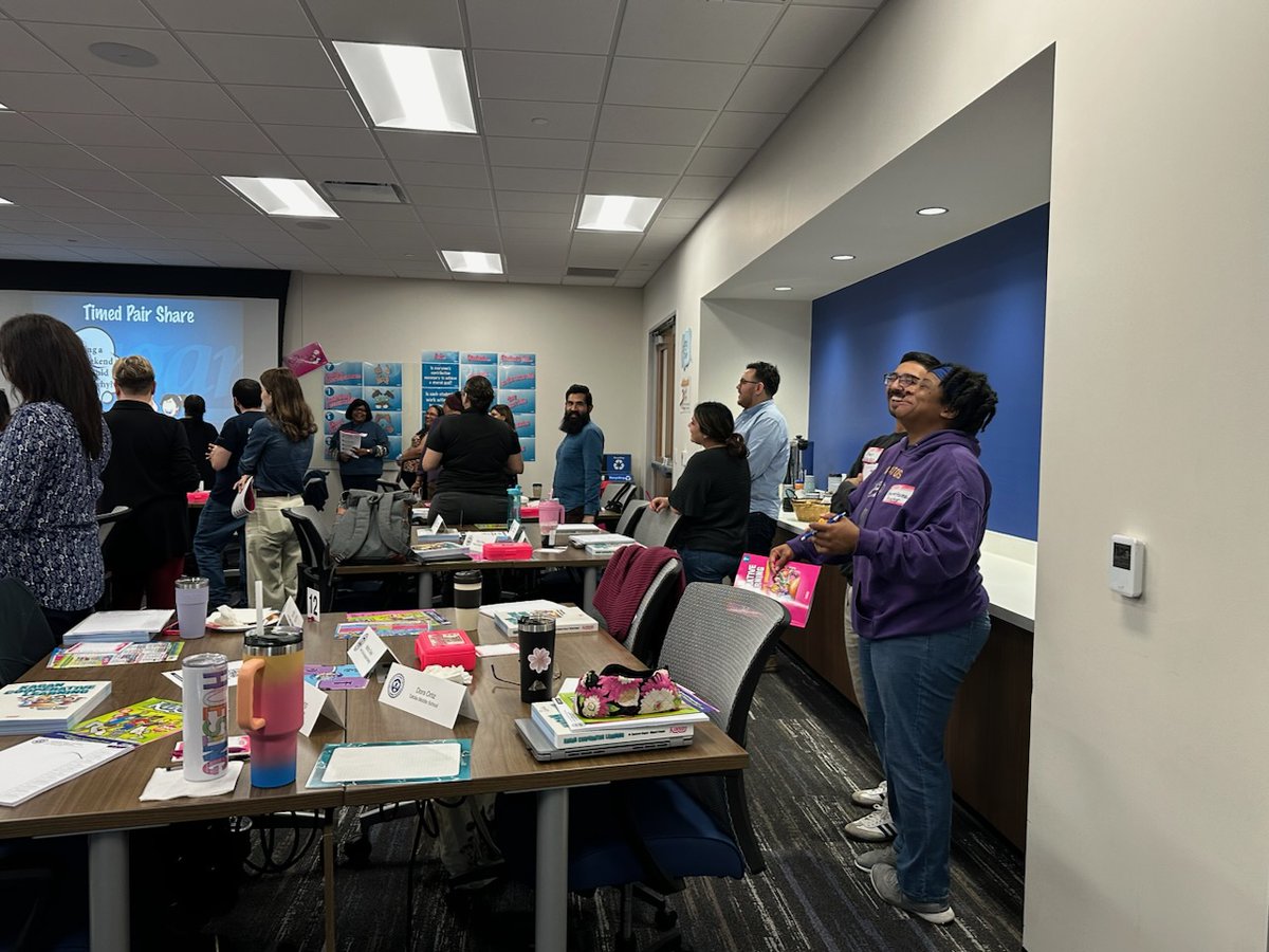 SAISD teachers are enjoying Day 1 of Kagan Training at Quincy. Thank you, campuses, for sending us your teachers! #50/50 ⁦
<a href="/SAISD/">San Antonio ISD</a> <a href="/DrJaimeAquino/">Jaime Aquino</a> @PattiSalzmann <a href="/SAISDorg_lrn/">OrgLearning, SAISD</a> <a href="/beclanda/">Becky Landa</a> <a href="/Msschoolbell/">Graciela Bell, PhD</a>