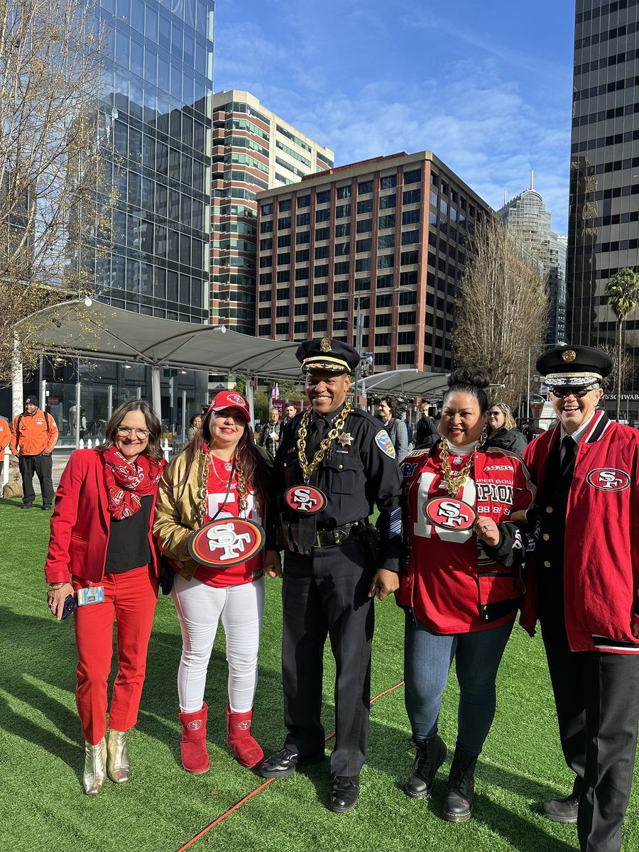 LondonBreed's tweet photo. SF is ready for Super Bowl Sunday. Our City agencies — @SFPD @SFFDPIO @SheriffSF @sfpublicworks @SFMTA_Muni @SF_emergency 911 dispatchers — will be working to ensure everyone has a fun weekend. Be safe, be smart, enjoy yourselves responsibly and, most importantly, Go Niners!!! https://t.co/Kl1FXw8knu