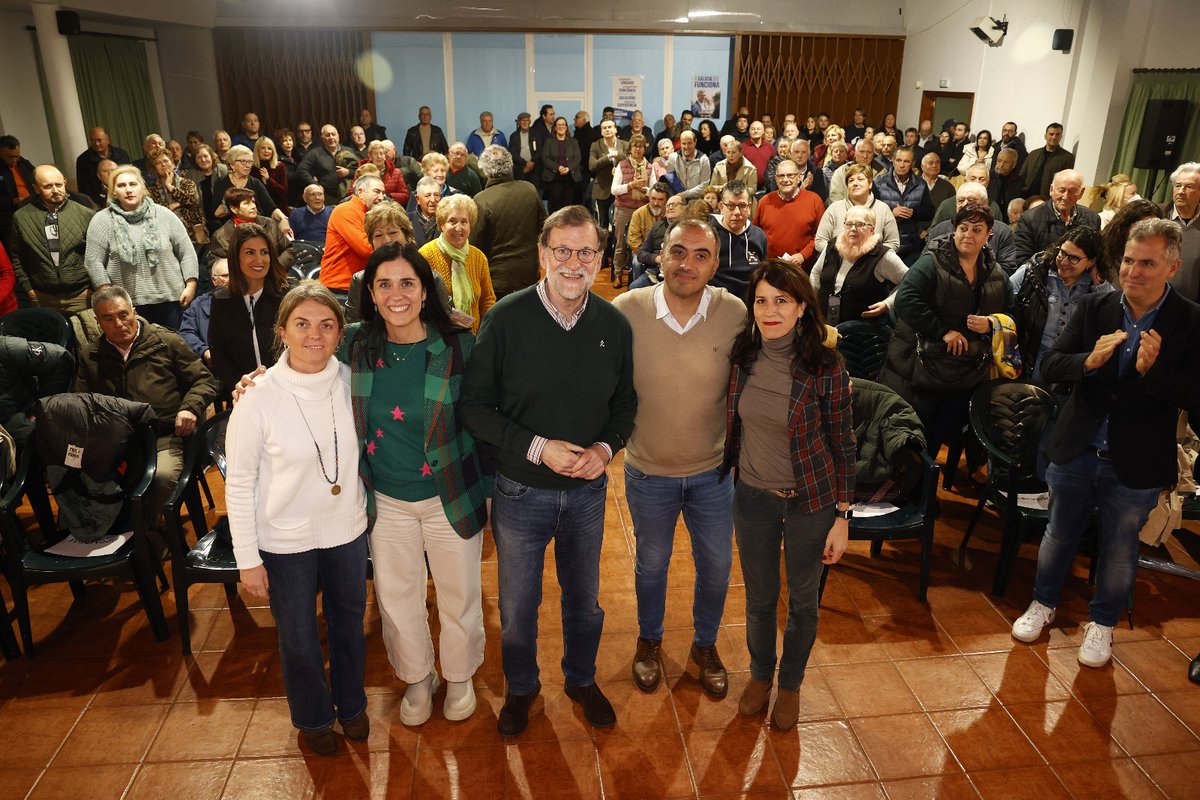 paulapra2's tweet photo. En Poio tamén saben de gobernos estables e con sentidiño.

Nin socialistas nin independentistas representan á maioría dos galegos, que tan só queren a estabilidade e as medidas realistas e serias da xestión de @AlfonsoRuedaGal.

#GaliciaFunciona https://t.co/qgjO7bcxpz