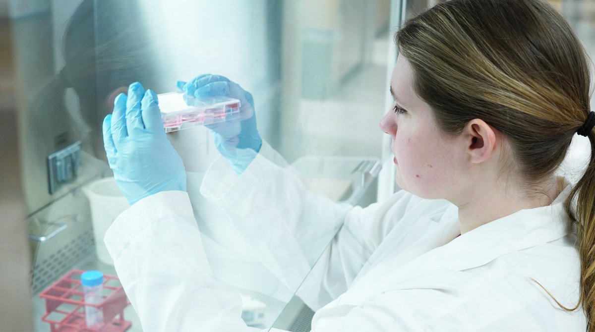 ubcmsl's tweet photo. #February11 will celebrate International Day of Women and Girls in Science! In recognition, we spoke with #JefferiesLab PhD candidate Marie Johns about her STEM journey and her advice for #GirlsInScience.
https://t.co/YMurqdpgHd
#WomenInScience @ubcscience @ubcmedicine @MEDGGSA https://t.co/KjzxogRuql