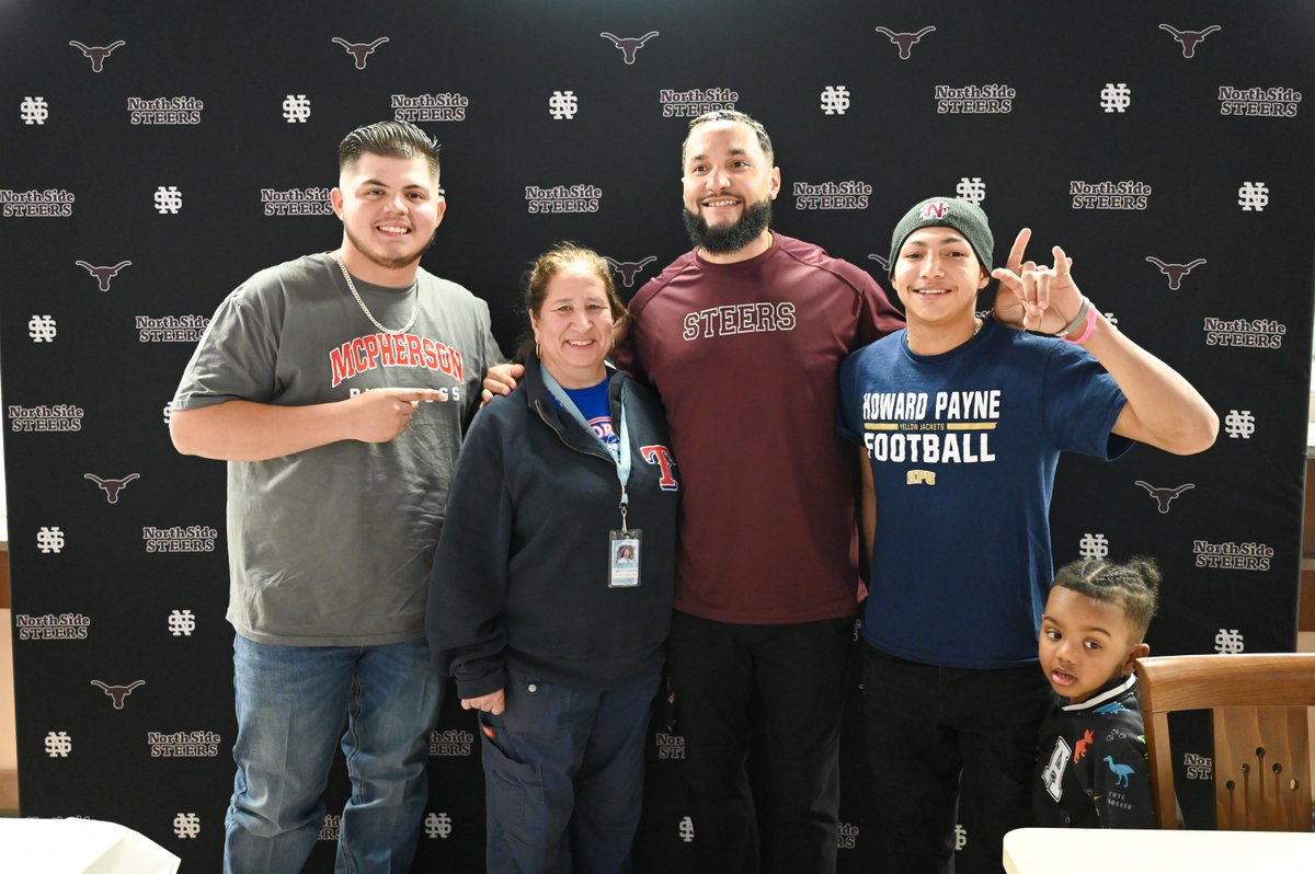 Fort Worth ISD congratulates @SteerFootball15 football player Lorenzo Perez and @NorthSideFWISD baseball player Rudy Fernandez on signing scholarships to play in college! Good luck at the next level, Lorenzo and Rudy!