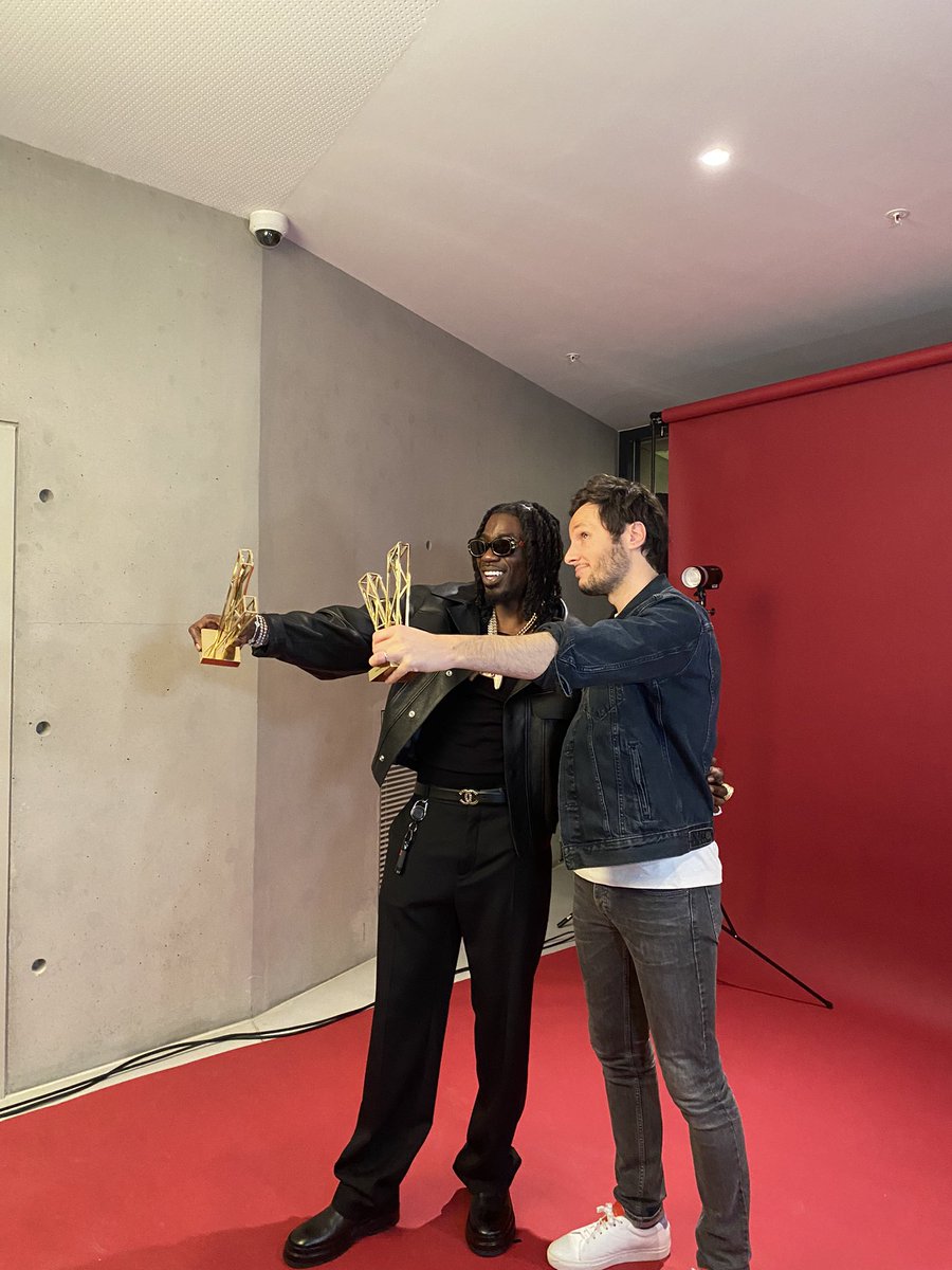 LaSeineMusicale's tweet photo. 🤩 C’est une double victoire pour @GazoMlg et @VianneyMusique dans la catégorie « artiste masculin » 2023 🤩 @LesVictoires 

#Victoires2024 #VictoiresDeLaMusique @RIFFX_fr @franceinter https://t.co/TSsh1WLUFL