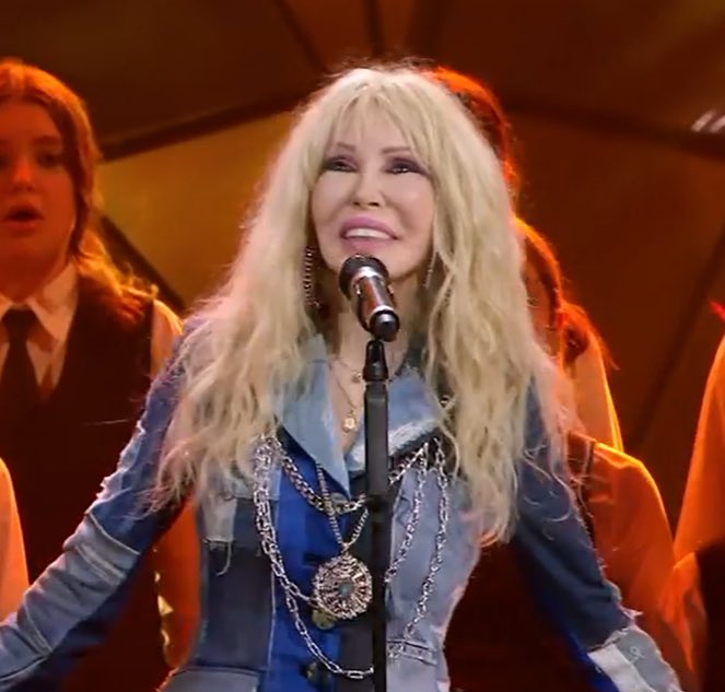 simonamaccarini's tweet photo. trova le differenze
#Sanremo2024 https://t.co/RwZmSgDTbA