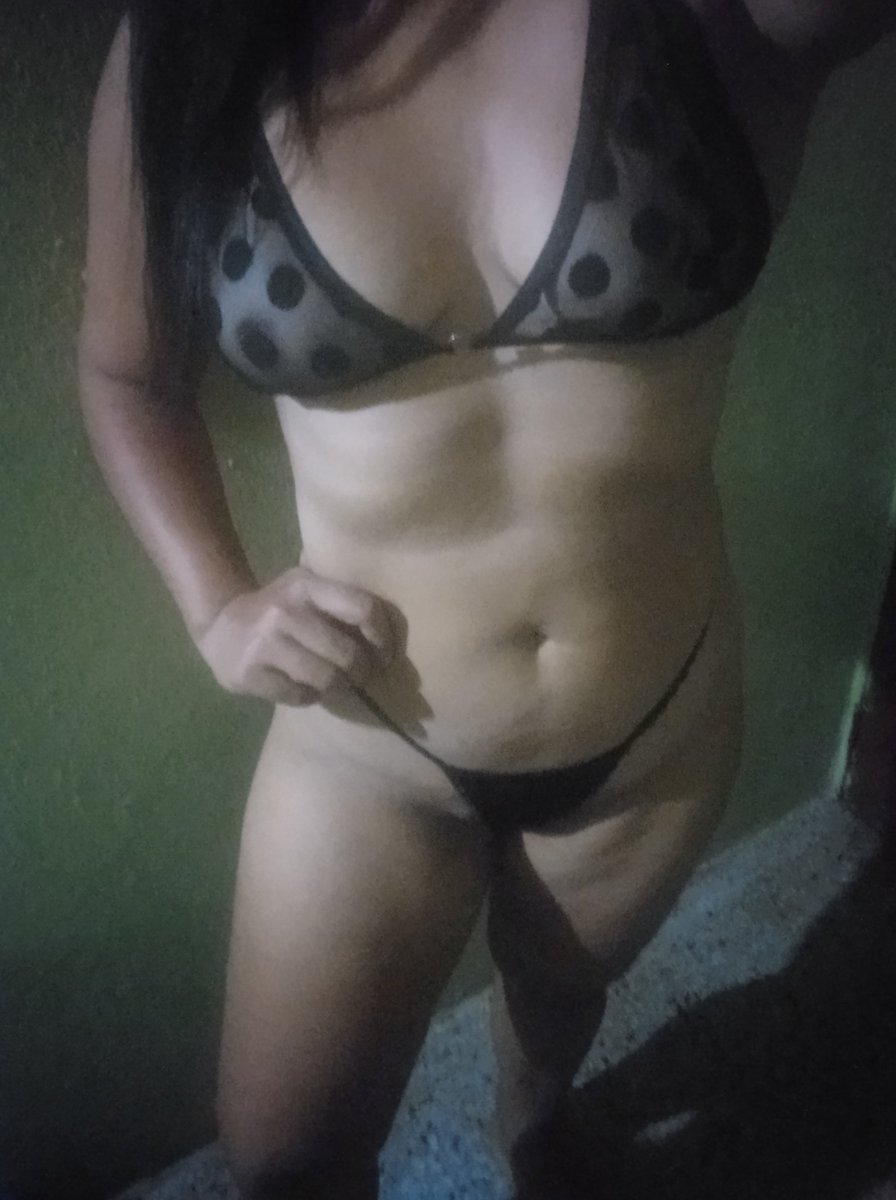 Enos mal ya es carnavales. A este cuerpecito le falta sol. #Viernes9feb #ViernesDeMamasitas #ViernesDeMorboYProvocación #viernesde