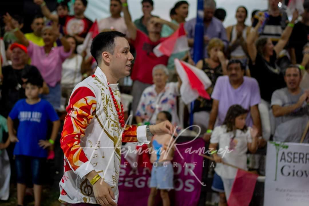 PurajheiPora's tweet photo. Llegó el día...por lejos el más esperado. El día que opaca a los otros días. Sin este día el Carnaval no sería Carnaval. 
Que Shangó los acompañe en esta noche, SU NOCHE.
¡Esta noche tendremos el espectáculo más grande de la región! 🇮🇩 https://t.co/LXRIMyHT8o