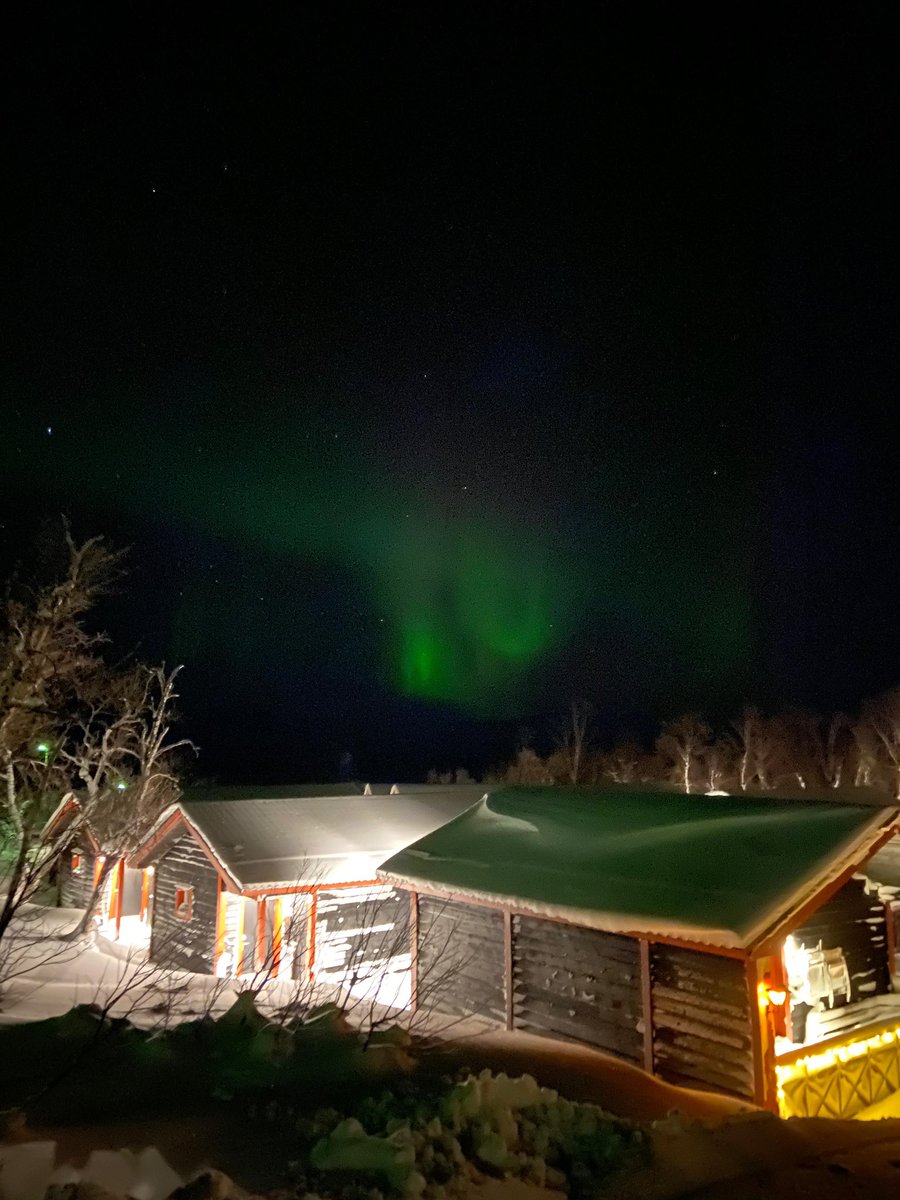 Codes_4's tweet photo. #björkliden #suecia #sweden🇸🇪 #auroraborealis #circulopolarartico https://t.co/hfaszkk1Jj