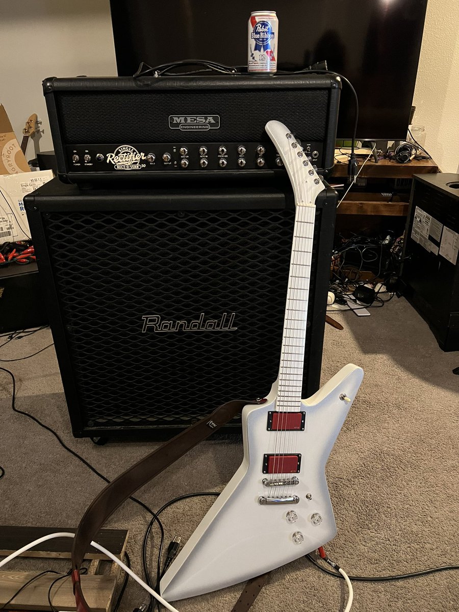 To all my fellow musicians, 
Here’s something I saw on r/GuitarAmps a while ago and would love to see y’all’s:

1 Guitar, 1 Amp, 1 Drink