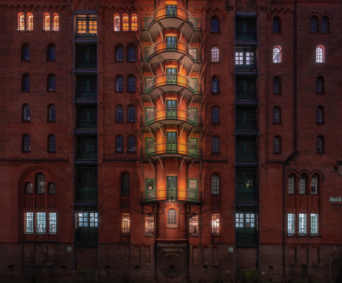 TravelPSD's tweet photo. Block X | Hamburg

#photography #photooftheday #PhotographyIsArt #photographylovers #hamburg #architecture #flickrfeature #kelbyonepics #fstoppers https://t.co/ibnABVddi3