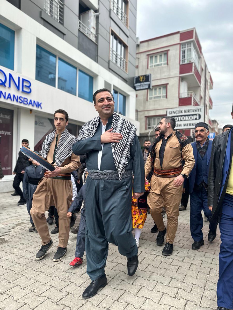 Zimanê me nasnameya me ye
Her biji <a href="/AvSerkanRamanli/">Serkan Ramanlı</a>