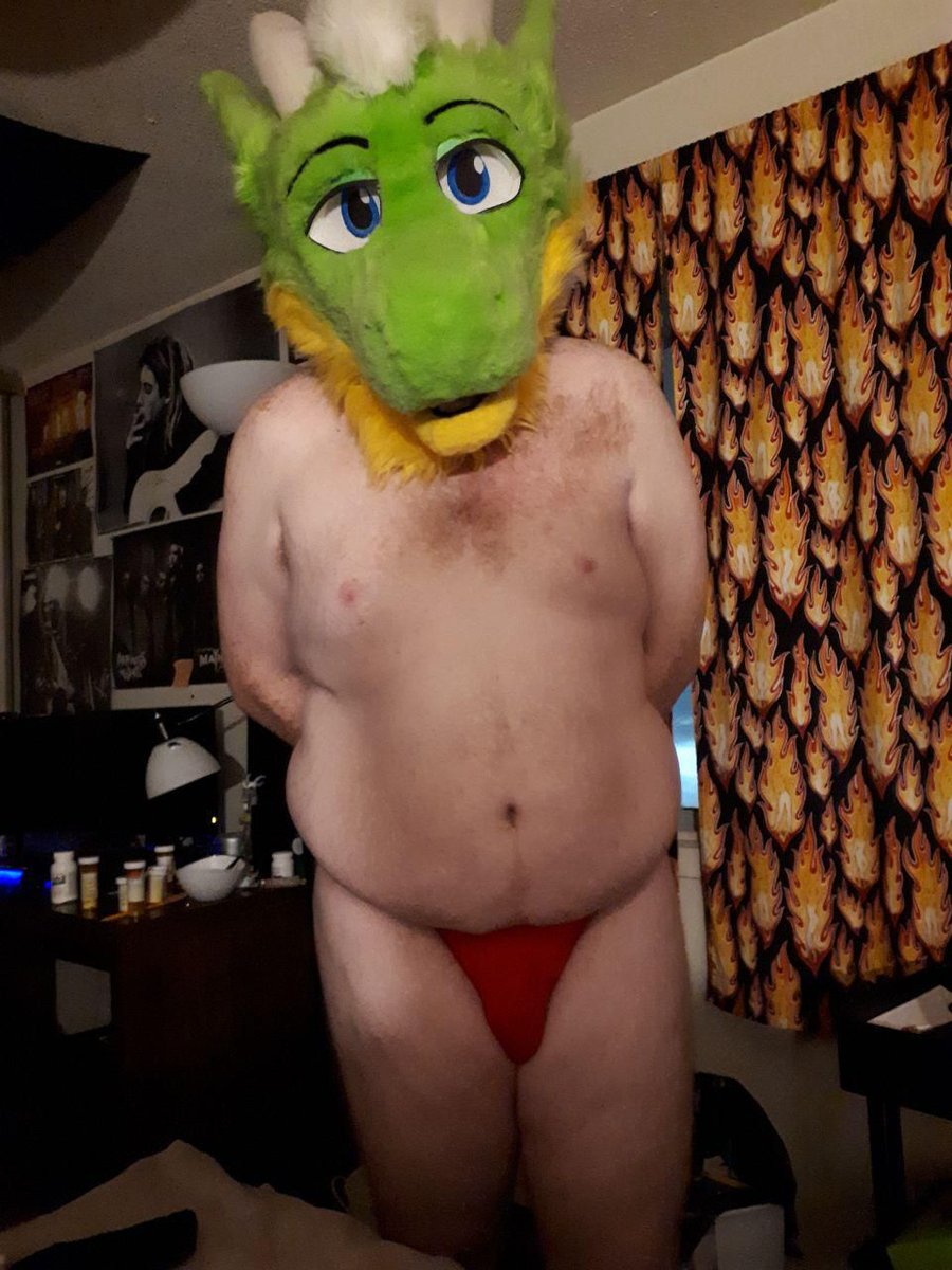 ThiccKingDad's tweet photo. May I cuddle and breed you senseless till you can't wait straight? #murrsuit #dragondaddy #RAWR https://t.co/ex0a9414MJ