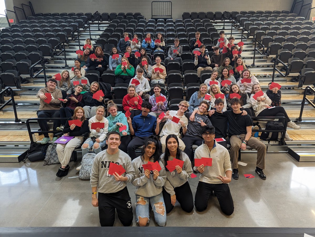 As part of our NHS meeting this past Wednesday, our members randomly drew three other members and wrote incredible positive messages!  Then, they hand delivered their kind words. 
 We're so glad that everybody had plenty to say about their peers- NHS ♥️ Valentine's Day!