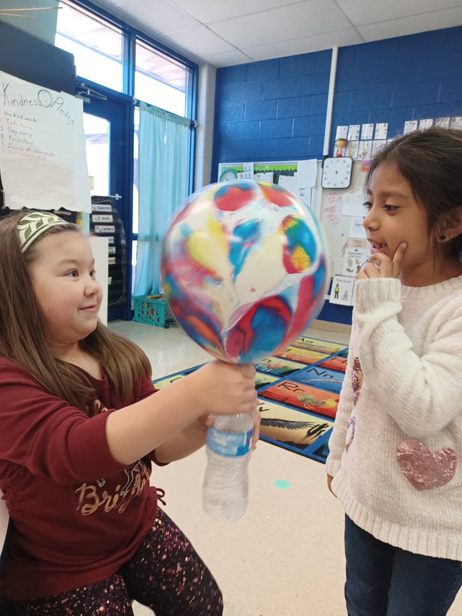 KCpriss's tweet image. This week was truly a big week @howell_stem we have done so many fun experiments.  Thank you @tessa_ashworth for always being a helpful heart!! Thank you NAACP Maury County  for sitting in as celebrated the pledge to RHESS student council!