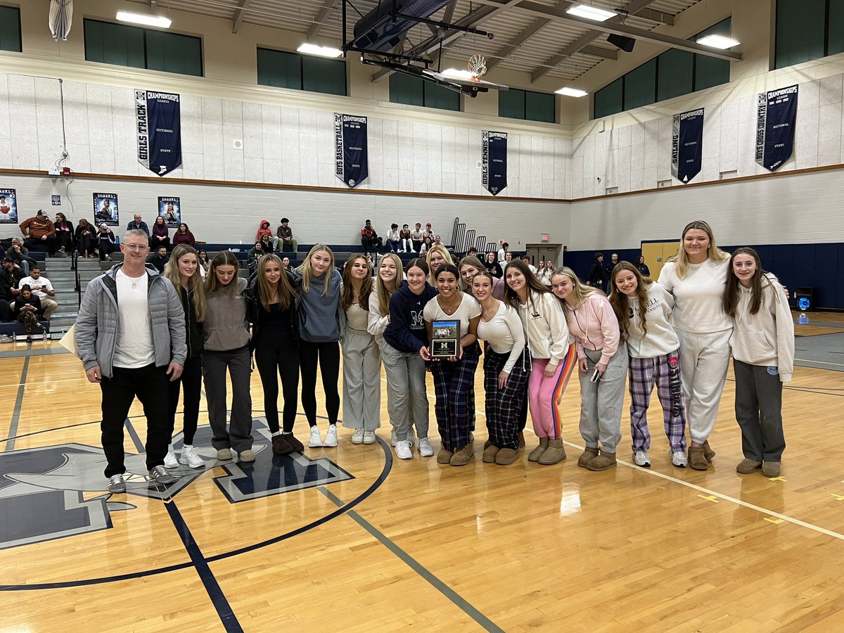 MonomoySharks's tweet photo. Boys hoop beat Cohasset 61-44 on a night where we recognized the amazing fall seasons of our Varsity Boys Soccer and Varsity Field Hockey teams! @PrincipalJPo @MonomoySchools @MonomoyAT @BradJoyal @sportsCCT https://t.co/Zg0xU9bs0o