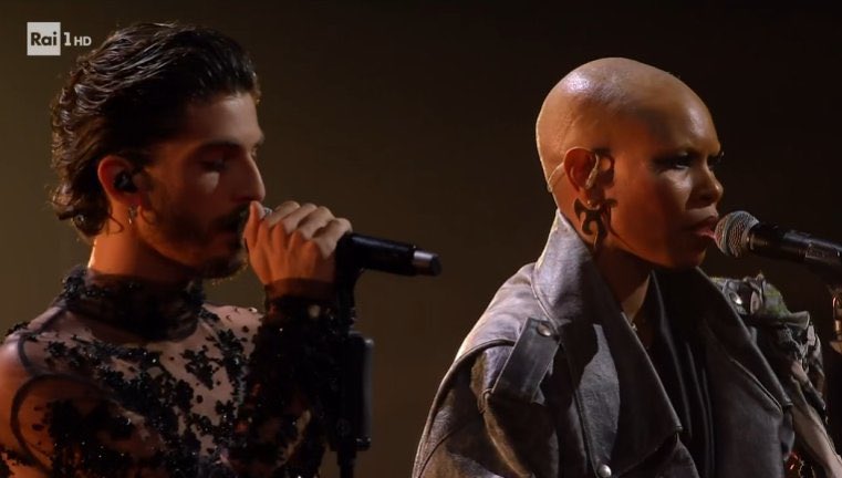 TCDSTV's tweet photo. Pensate far vincere Geolier dopo queste esibizioni meravigliose
Ah no…  #Sanremo2024 https://t.co/nXoaikeijq