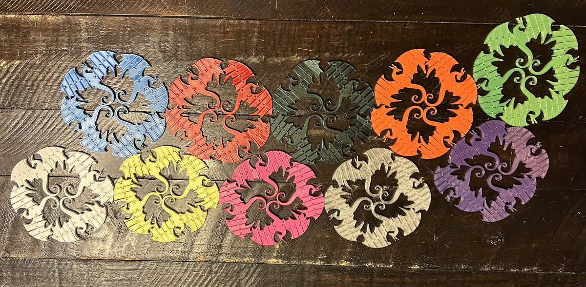 MiniWhistle's tweet image. 10 different colors including the color change green, orange and purple. Also the sparkle glow in the dark. #monkeyshines2024 #yearofthedragon