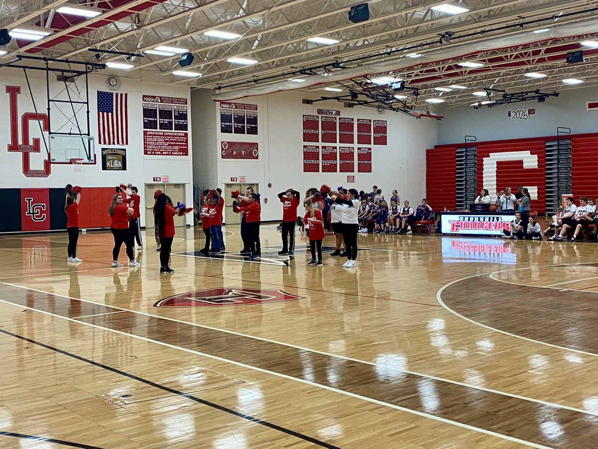 LivoniaDistrict's tweet photo. Amazing to see such wonderful support for our Unified Athletes &amp; Peers and a beautiful tribute to Ainsley Johnston was shared to begin the event  💜 so proud of our amazing community 🫶🏼🫶🏽 #livoniapride @Churchillgames @FranklinMADE_AD @CHS_Chargers https://t.co/cDZqO8UkJ6