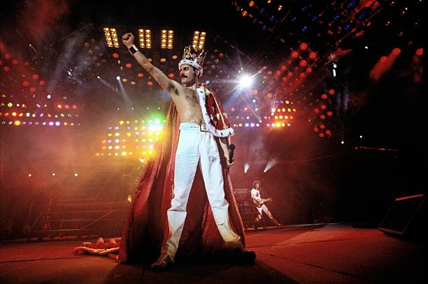 crockpics's tweet image. Queen performing at Wembley, 1986. Photo by Denis O’Regan.