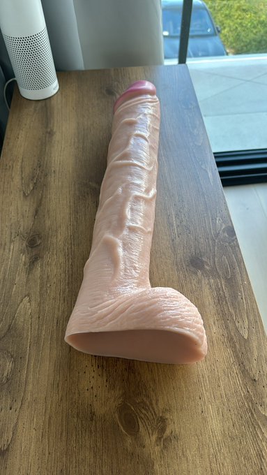 🥲 https://t.co/7n74FxKYfm 🤣 https://t.co/mI6pBxUsE8