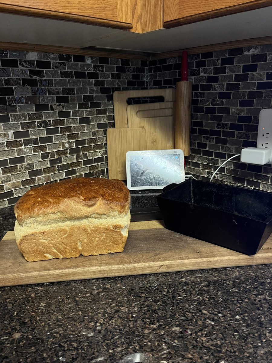 CastRedhead's tweet image. Homemade honey oat bread in cast iron!!