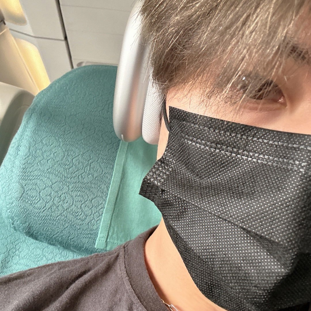 sevngbinn's tweet photo. Starstruck ; 2min au

Seungmin daría todo por su hermano menor, sin embargo, en su lista no estaba cometer el crimen de colarse al camerino del idol favorito de su hermano, mucho menos cuando cuyo idol era el ex casi algo de Seungmin. https://t.co/U1LMQn8Qyh