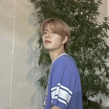 sevngbinn's tweet photo. Starstruck ; 2min au

Seungmin daría todo por su hermano menor, sin embargo, en su lista no estaba cometer el crimen de colarse al camerino del idol favorito de su hermano, mucho menos cuando cuyo idol era el ex casi algo de Seungmin. https://t.co/U1LMQn8Qyh