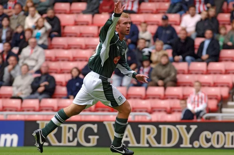 ArgyleLife1886's tweet photo. 🔙 2006: Sunderland 2-3 Plymouth Argyle
Our last Championship game at SoL saw Nick Chadwick score the winner as the Black Cats slumped to a third straight loss under Niall Quinn.
🟢 Norris 8, Hayles 39, Chadwick 82
🐈⬛ Murphy 1, Elliott 67
#pafc | #safc https://t.co/qQATrMffS5