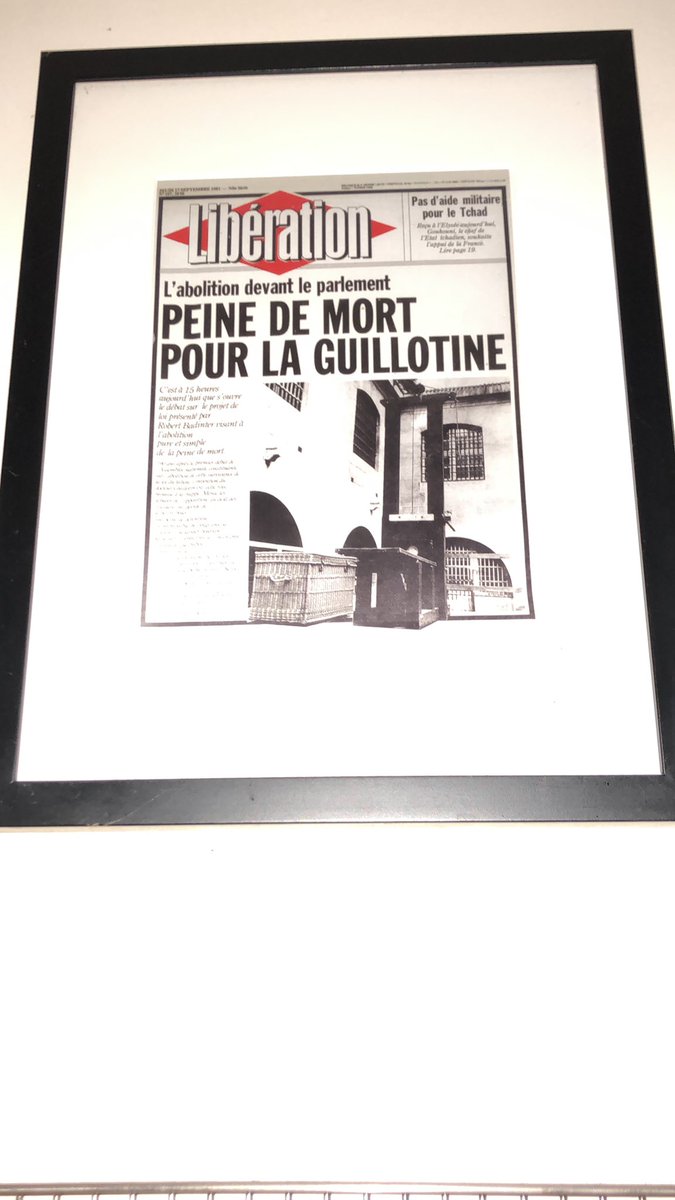 Dans la pièce préférée de mon chez moi depuis toujours… #Badinter