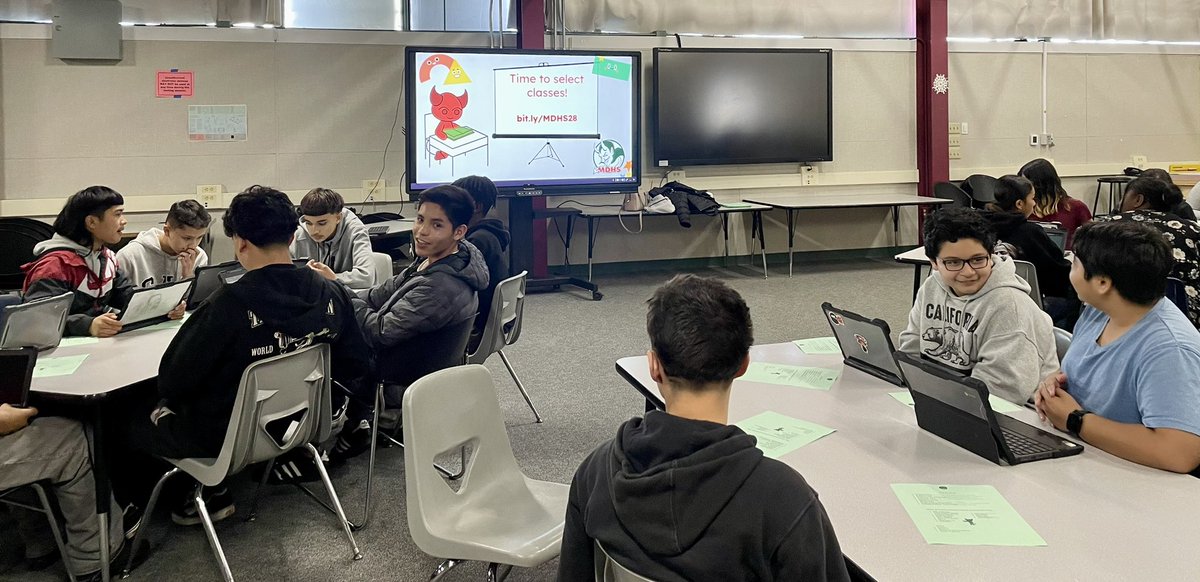 mtdiablohs's tweet photo. 📓Counselors visited @rmsvikings middle school to register for classes next year. We can’t wait to welcome these future Red Devils! 😈 #futureRedDevils #ClassOf2028 https://t.co/oJMOLct0JX