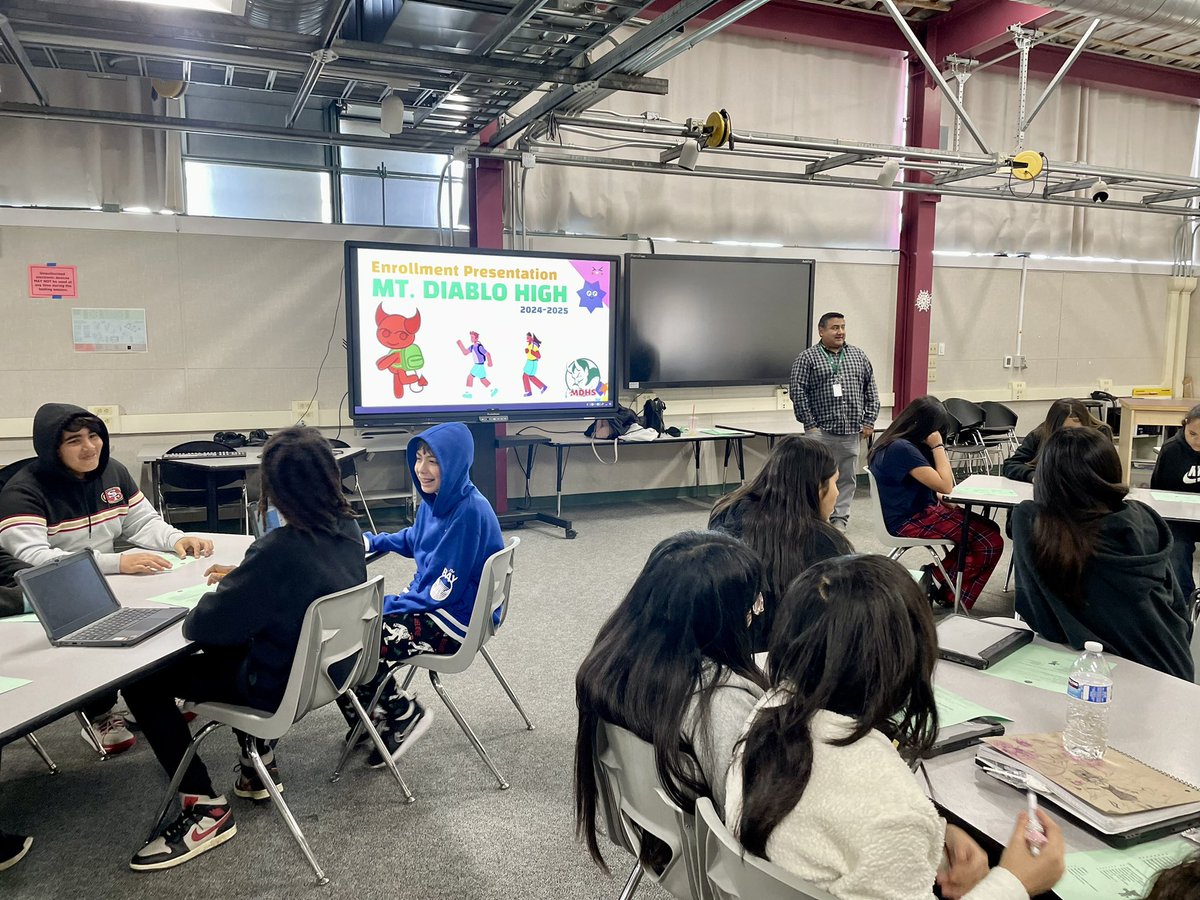 mtdiablohs's tweet photo. 📓Counselors visited @rmsvikings middle school to register for classes next year. We can’t wait to welcome these future Red Devils! 😈 #futureRedDevils #ClassOf2028 https://t.co/oJMOLct0JX