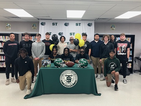 STHSGATORS1961's tweet photo. Big congratulations and best wishes for one of our own today as Georsyn Neville has signed with Tyler Junior College to continue his football career. Congratulations #4 and go Apaches! #gatorstrong #sths #sthsfootball #southterrebonnefootball #theswamp https://t.co/xkPQWkVkuY