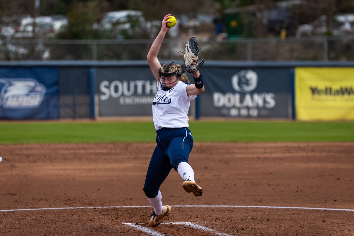 What a collegiate debut for Anslie Pettit 🤩 7.0 IP | 6 H | 1 ER | 9 K | 0 BB #HailSouthern