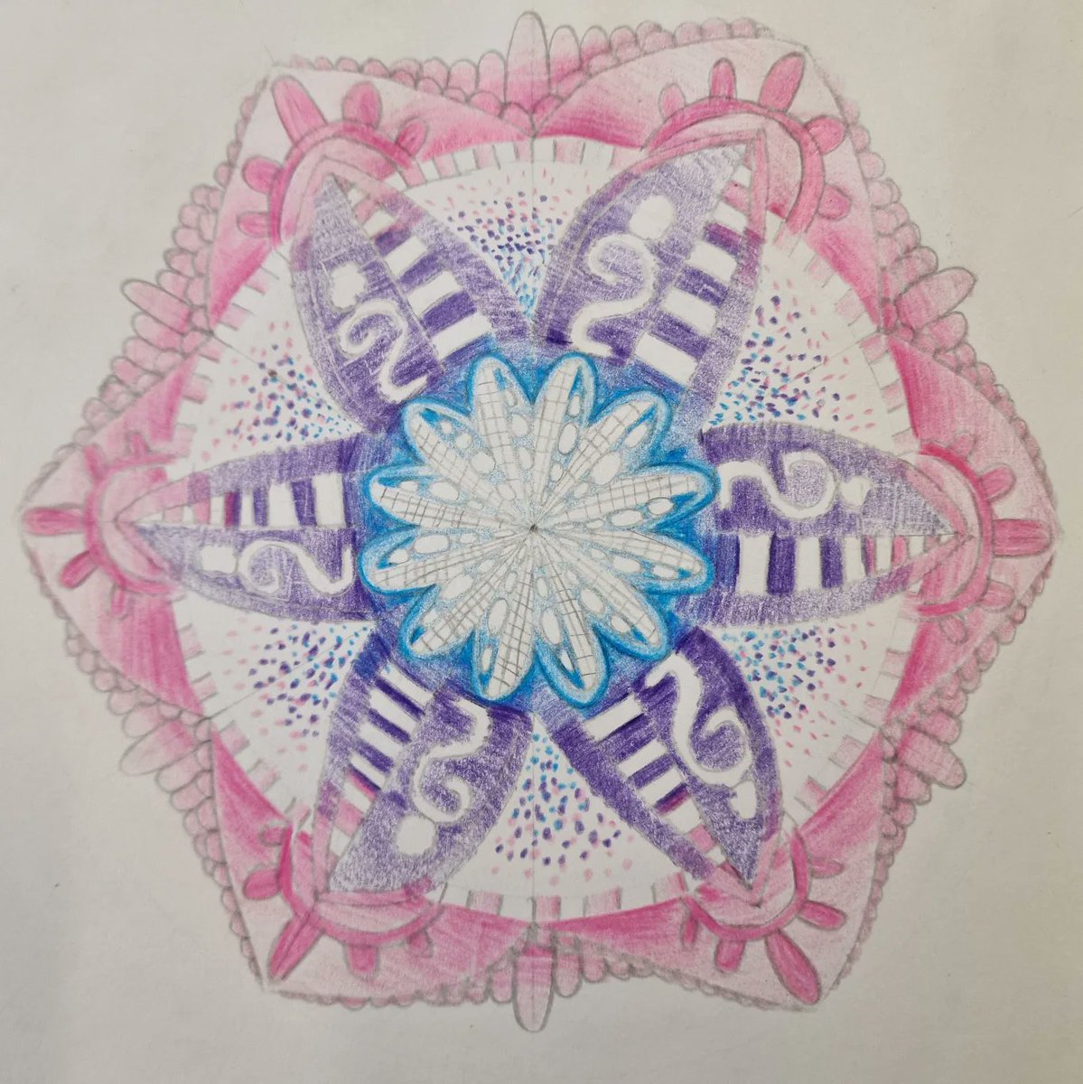 An afternoon with Year 6 while they finish their geometric art is the best way to finish a half term 😍🎨 #GeometricArt #MandalaArt <a href="/c0mplexnumber/">Clarissa Grandi</a>